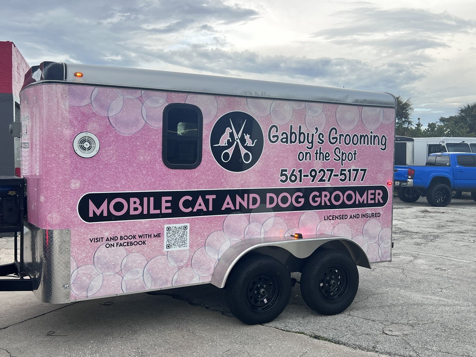 Mobile cat and dog grooming trailer graphics