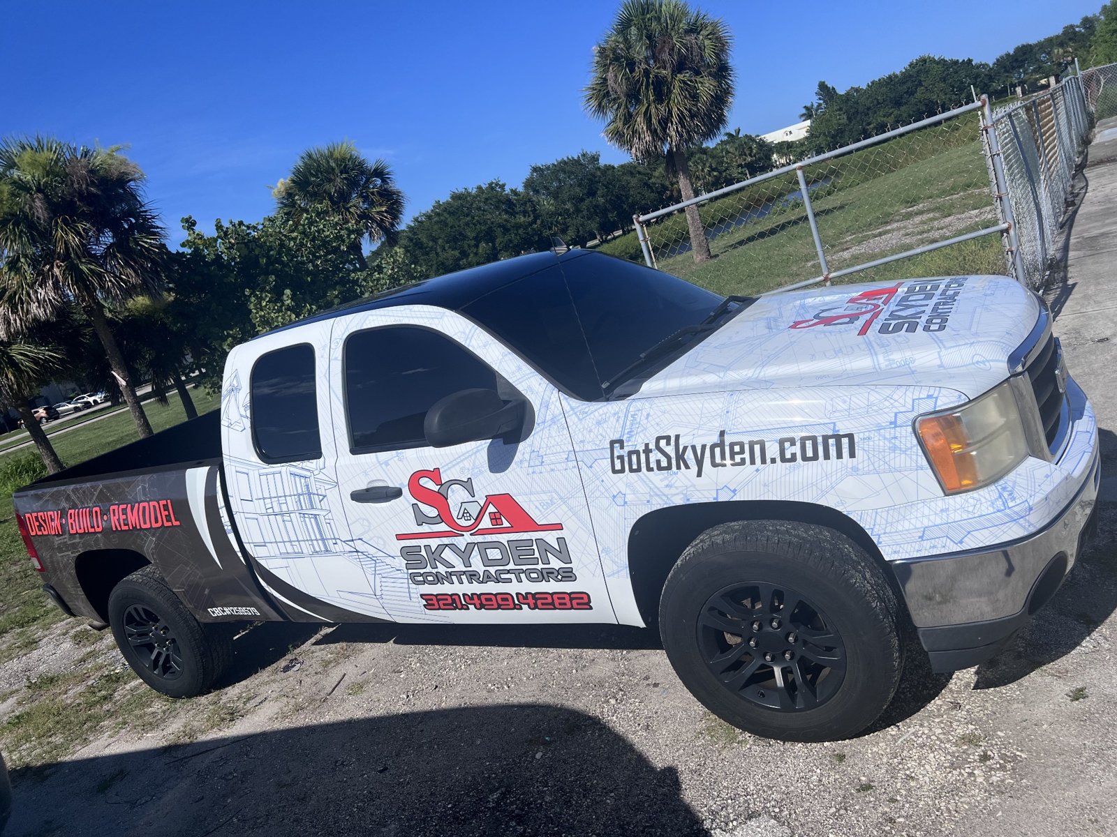 Skyden contractor pickup graphics