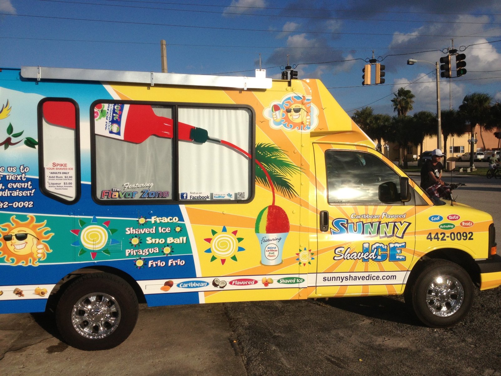 Sunny Juice food-truck graphics