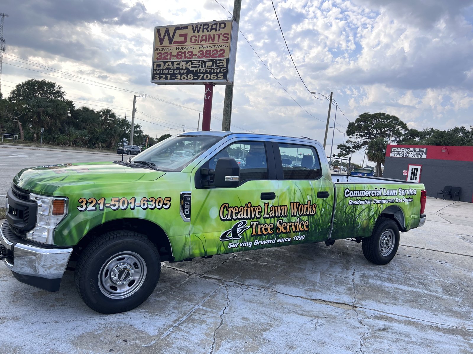 Tree-service pickup graphics